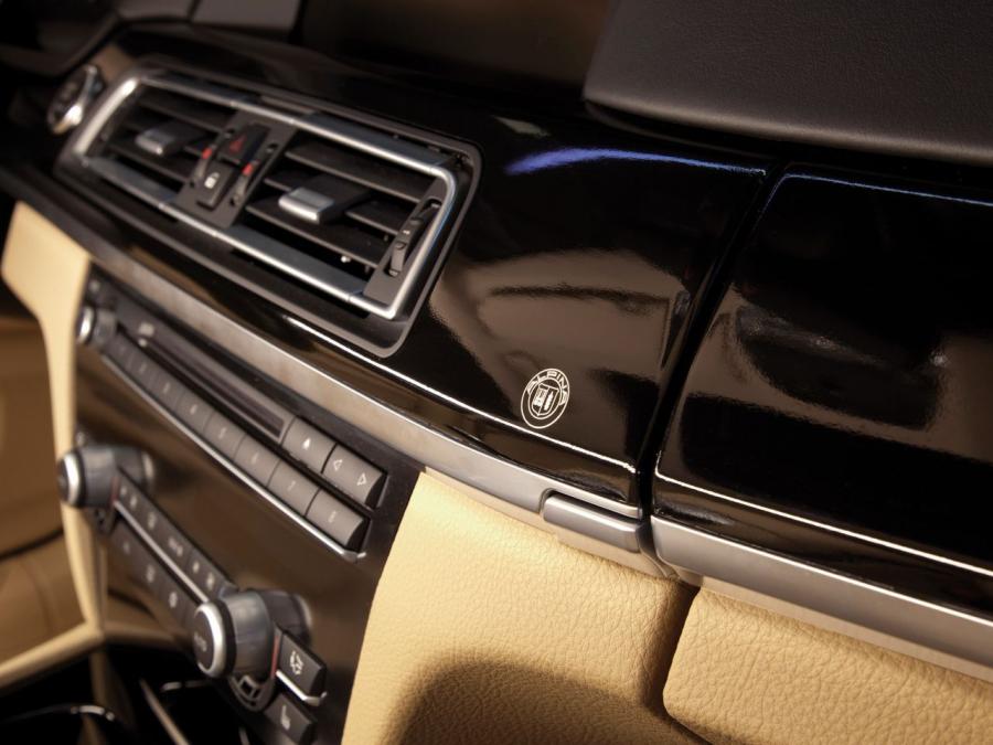 Детали интерьера Alpina B7 Bi-Turbo (F01) 2009 года  (WW) (фото 14 из 41)